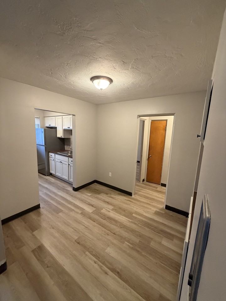 17731 Lake Shore Blvd #2 - Photo 4 of 13