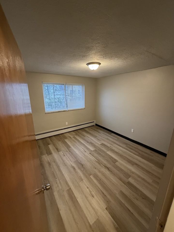 17731 Lake Shore Blvd #2 - Photo 6 of 13