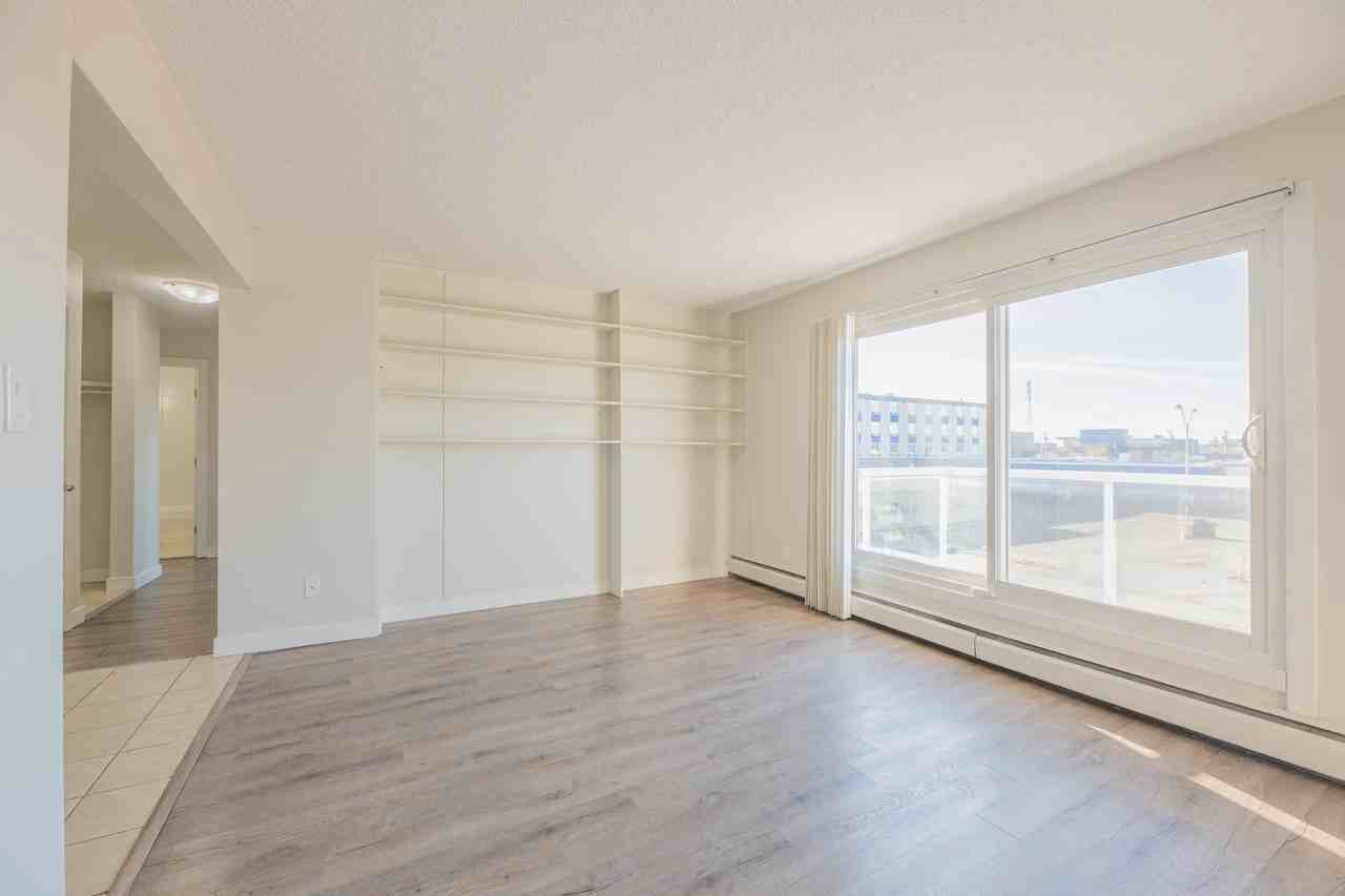 Mary Ann Manor - Photo 6 of 41