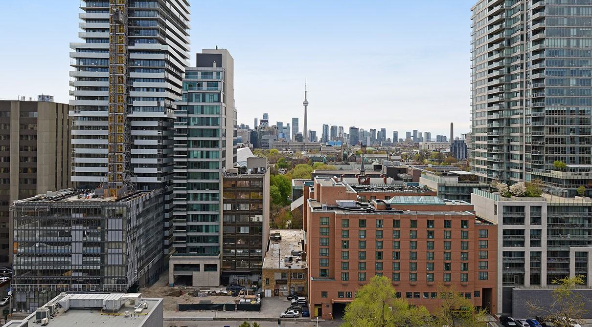 Prince Arthur - Photo 6 of 42