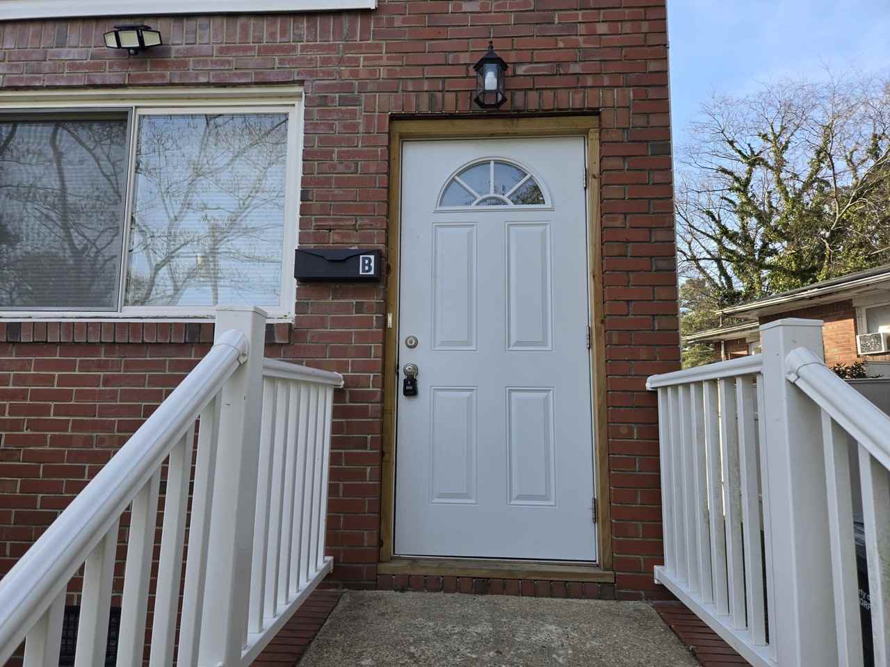 3875 Wake Cir #B - Photo 5 of 21