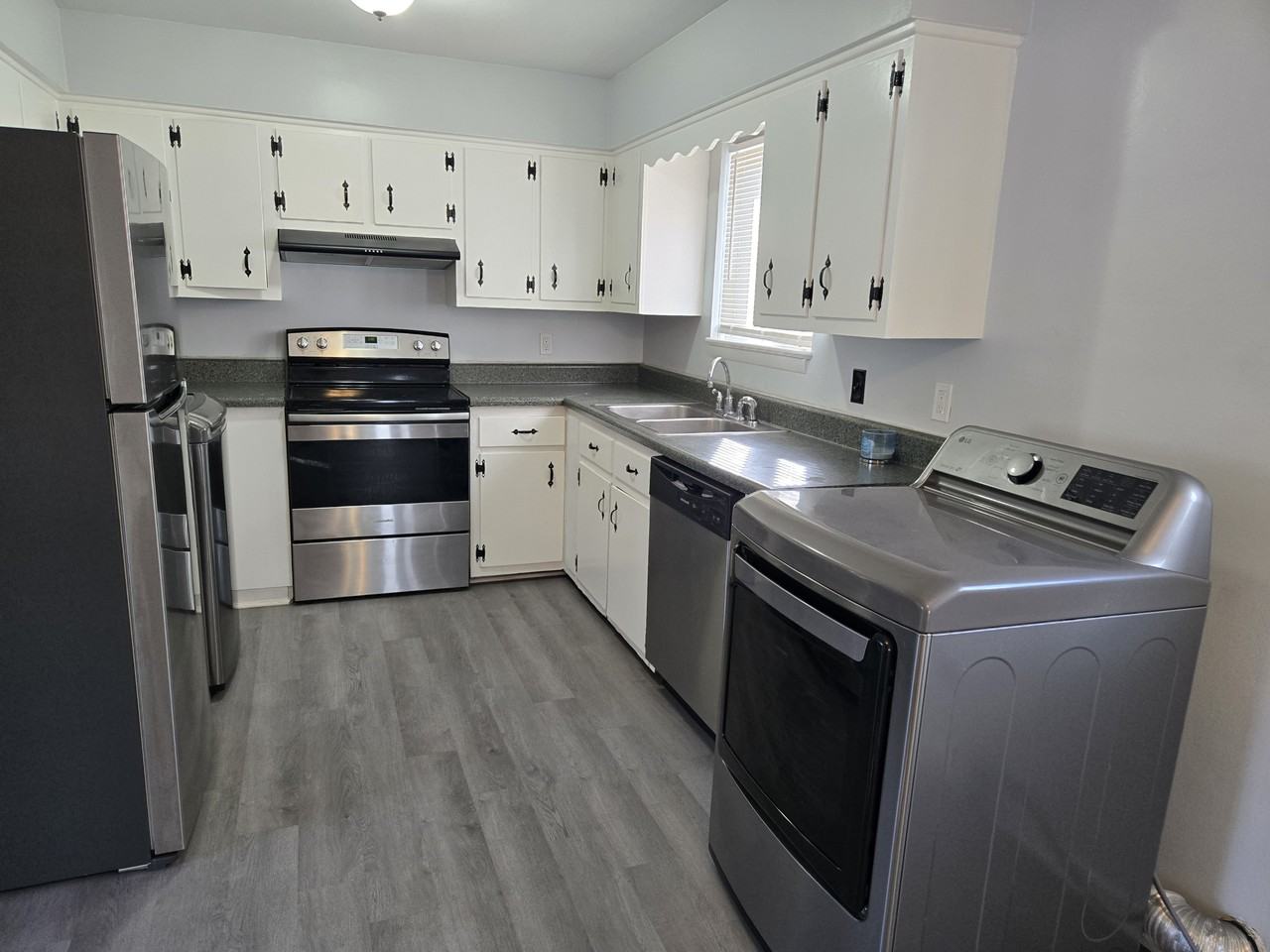 3875 Wake Cir #B - Photo 7 of 21