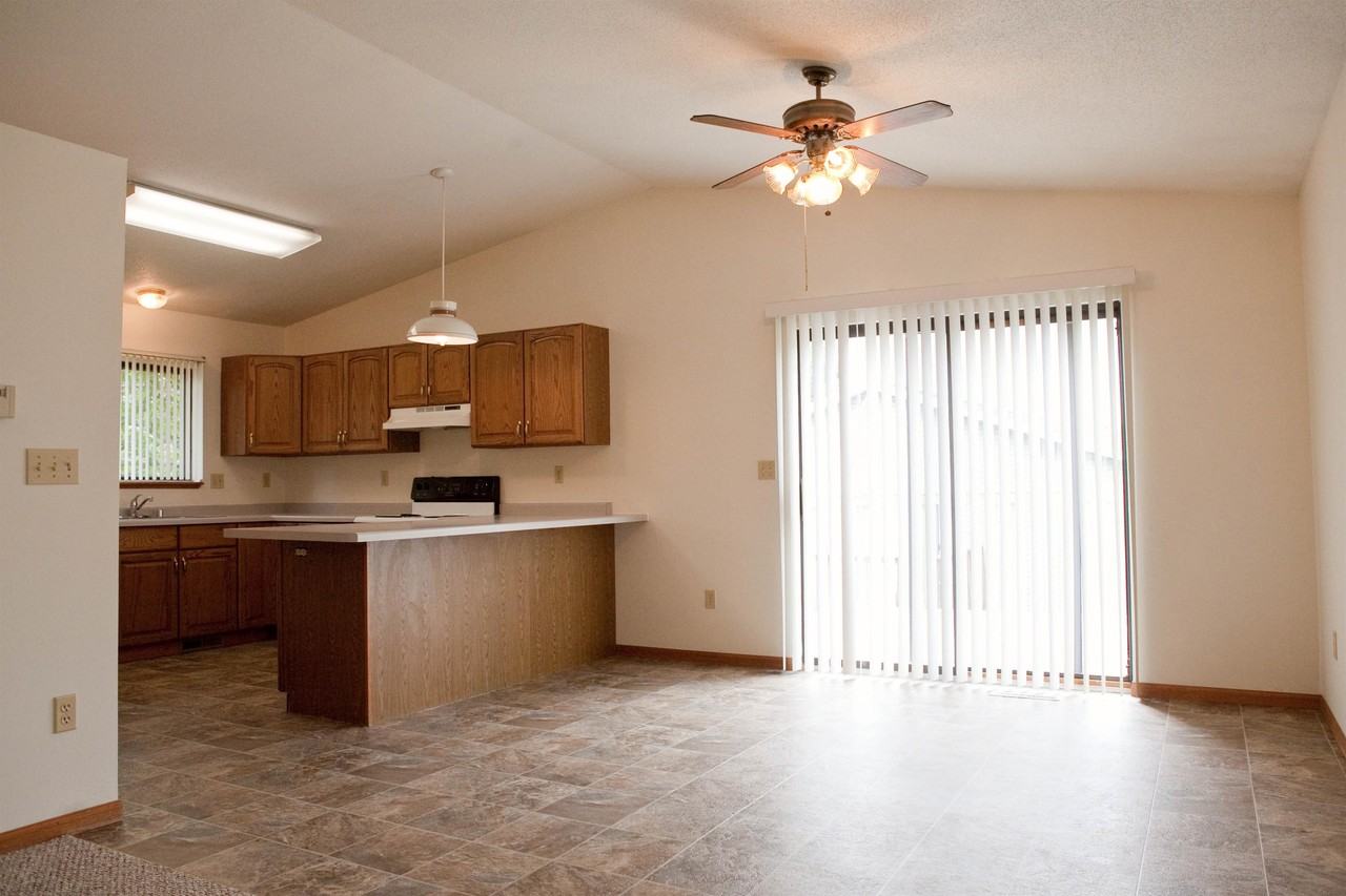 2920 S Cedar Ave #2920 - Photo 2 of 12