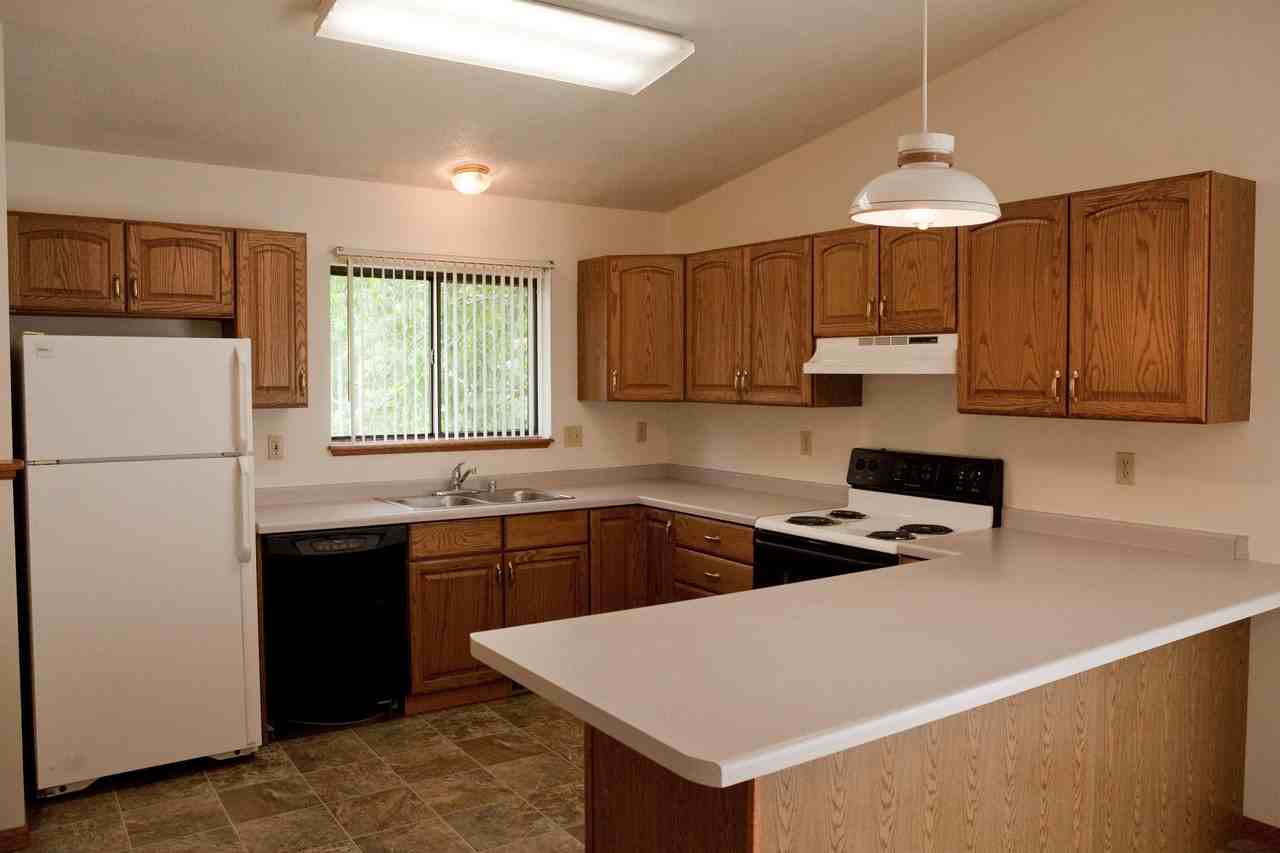 2920 S Cedar Ave #2920 - Photo 4 of 12