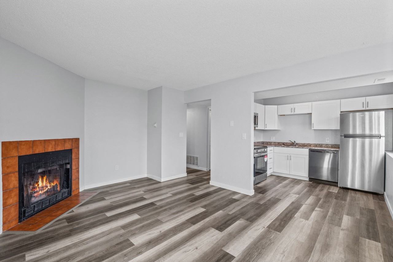 3445 Cochran Dr #A - Photo 4 of 10