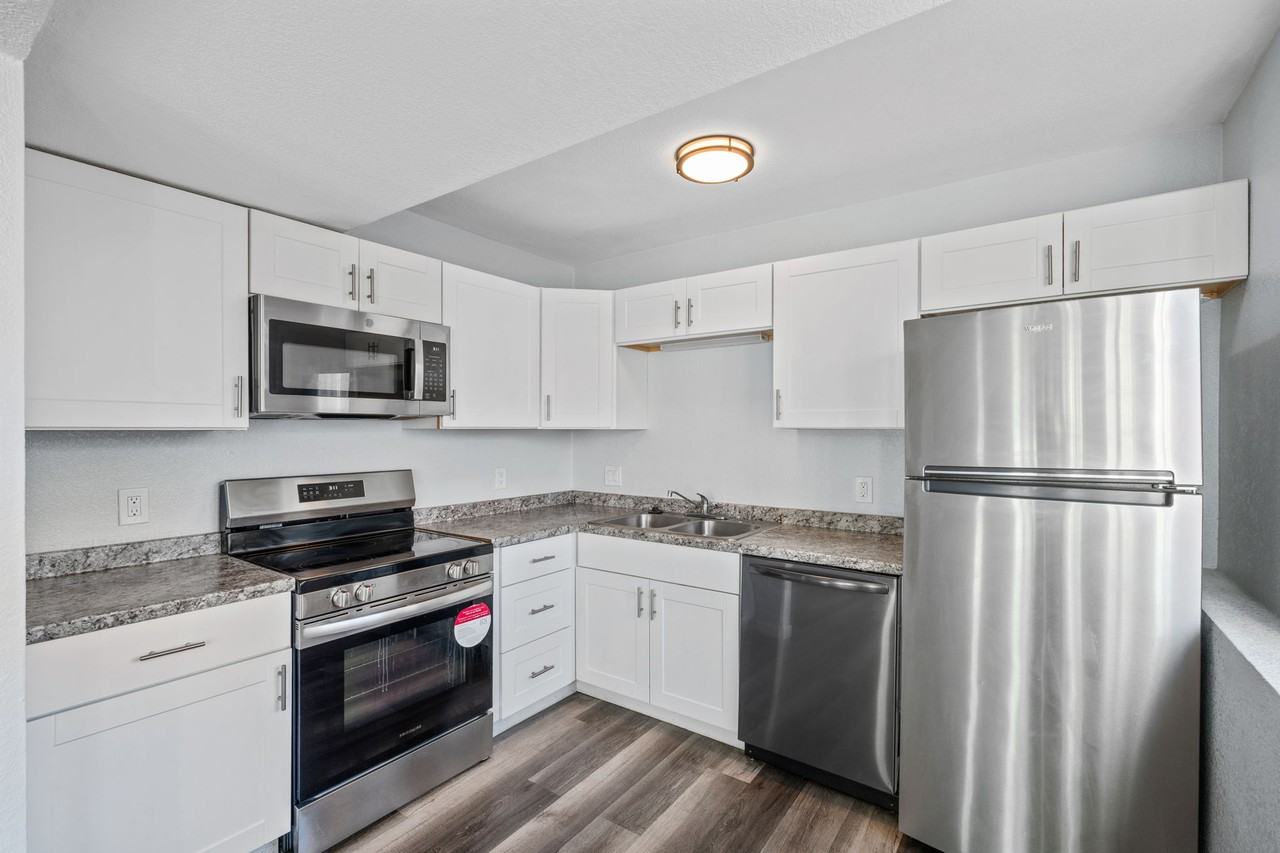 3445 Cochran Dr #A - Photo 5 of 10