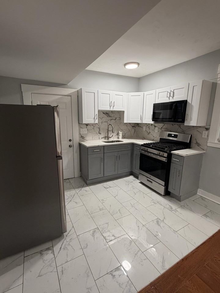 224 Dover St #1 - Photo 5 of 7