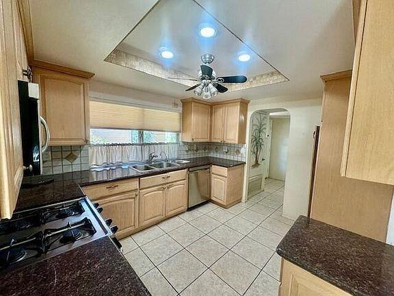 44249 Portofino Ct #SFR - Photo 5 of 28