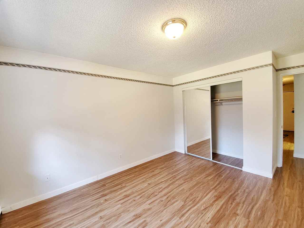 Tiffany Place - Photo 4 of 11