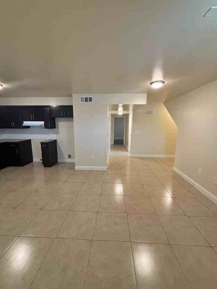 702 1/2 West 45th Street - Photo 2 of 10