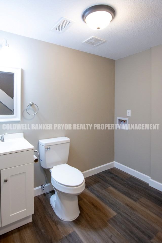 5722 Moody Sawyer Rd #B - Photo 7 of 17