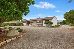 featured image of 3594 La Entrada #1