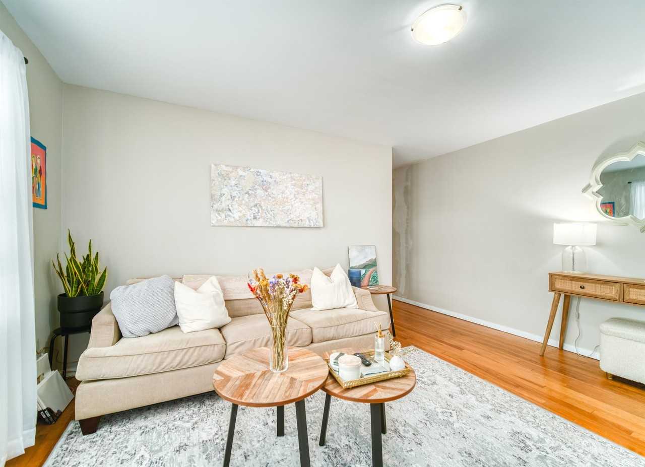 Marlborough - Photo 6 of 35