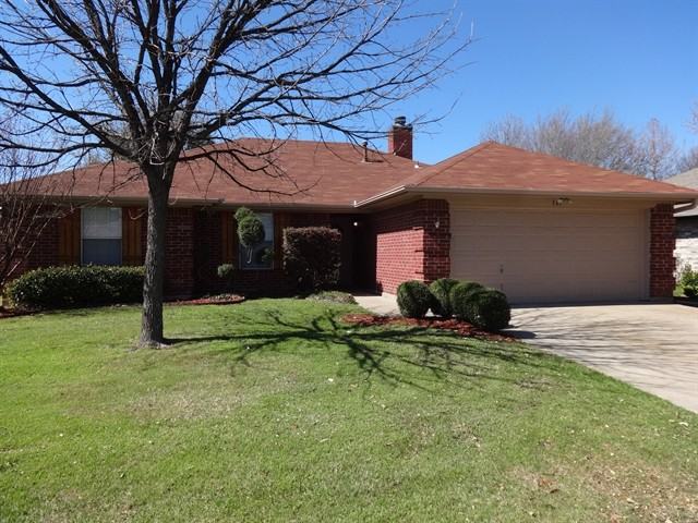 721 Stonebrooke Dr - Photo 2 of 16