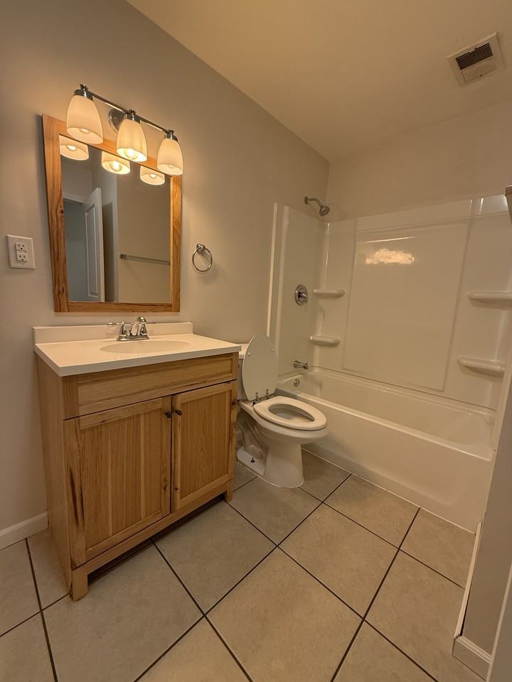 1242 Sanford Dr #1 - Photo 4 of 17