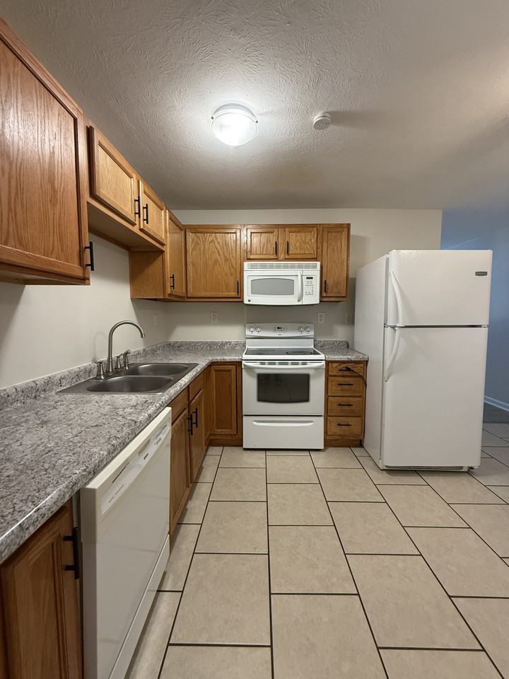 1242 Sanford Dr #1 - Photo 6 of 17