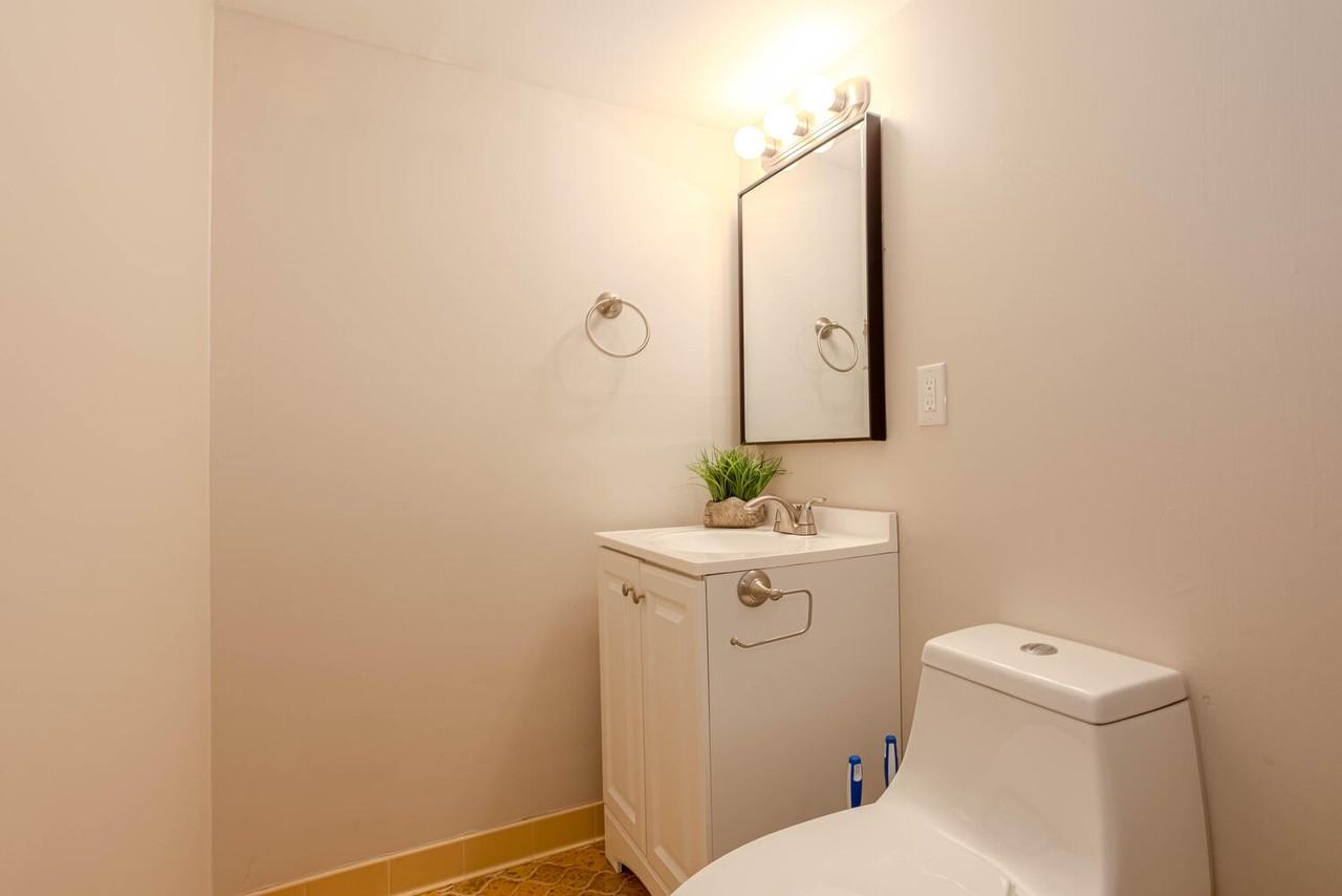 3959 Wedgewood Dr #5 - Photo 3 of 7