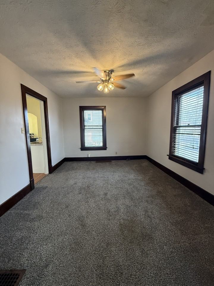 3221 Wayne Ave #1 - Photo 4 of 15