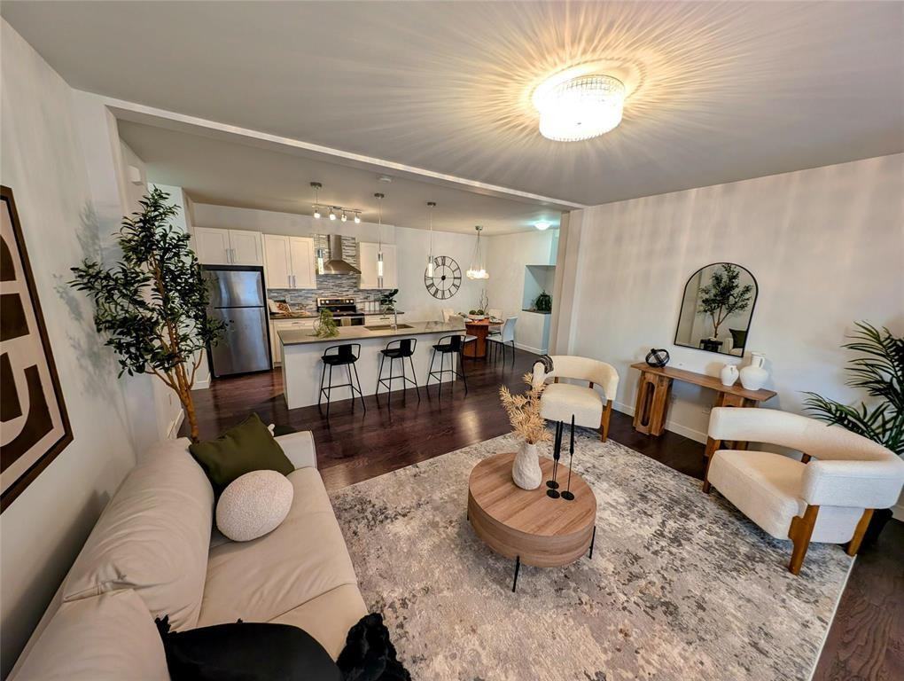 645 Kingsbury Ave #2 - Photo 2 of 11