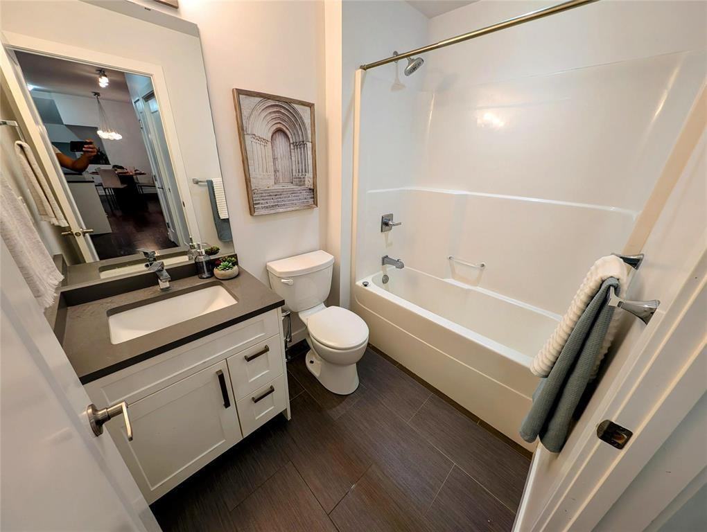 645 Kingsbury Ave #2 - Photo 7 of 11