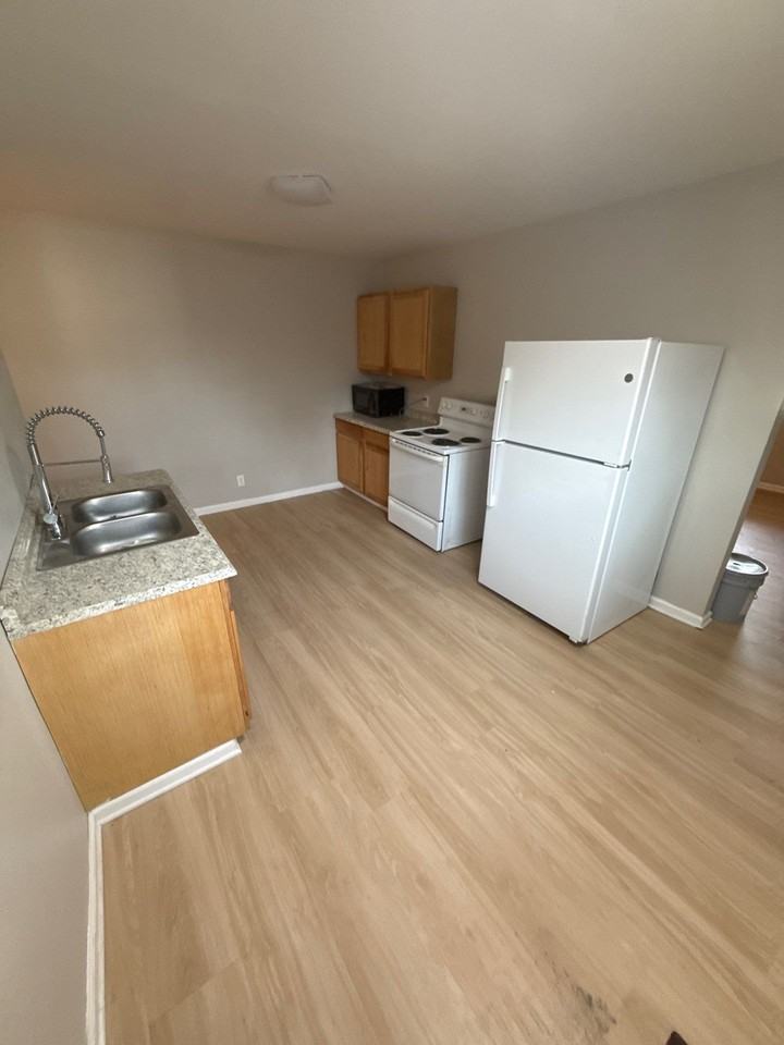 6209 E 12th St #1 - Photo 4 of 14