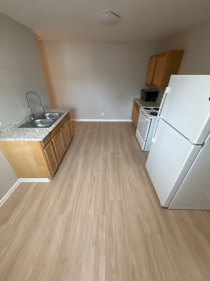 6209 E 12th St #1 - Photo 5 of 14