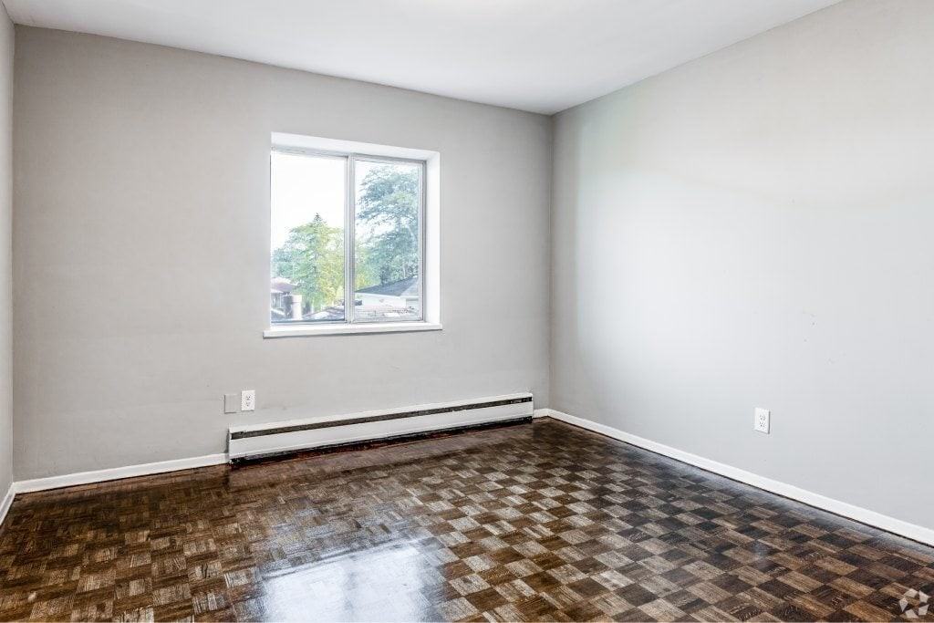 16 Champlain Avenue - Photo 3 of 9