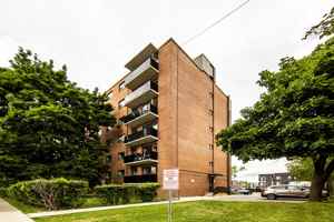 featured image of 2 Treewood St