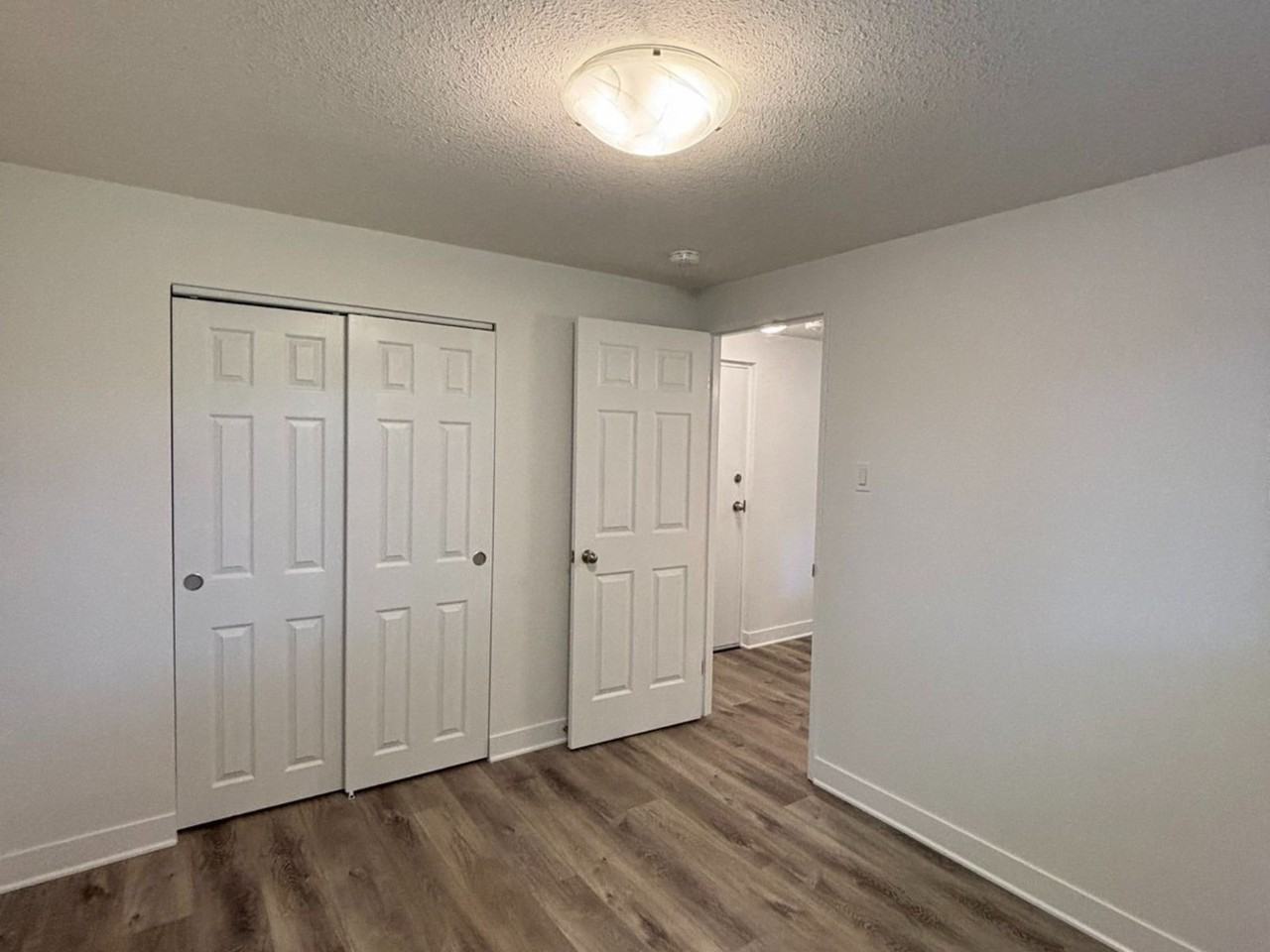 852 Trafalgar - Photo 2 of 9