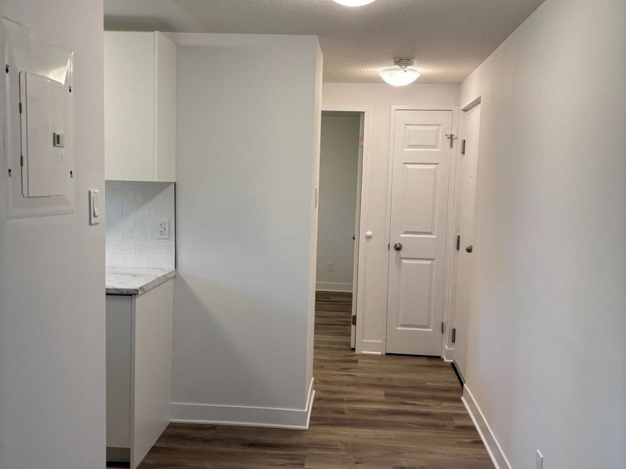 852 Trafalgar - Photo 6 of 9