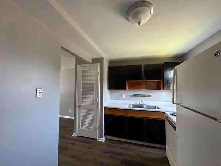 164 East Walnut StreetApt 7 #7 - Photo 4 of 6