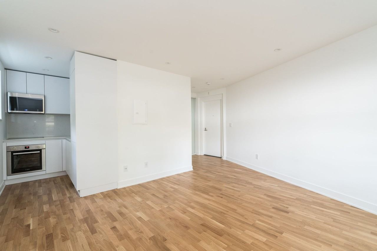 1420 Kingston Road - Photo 4 of 7