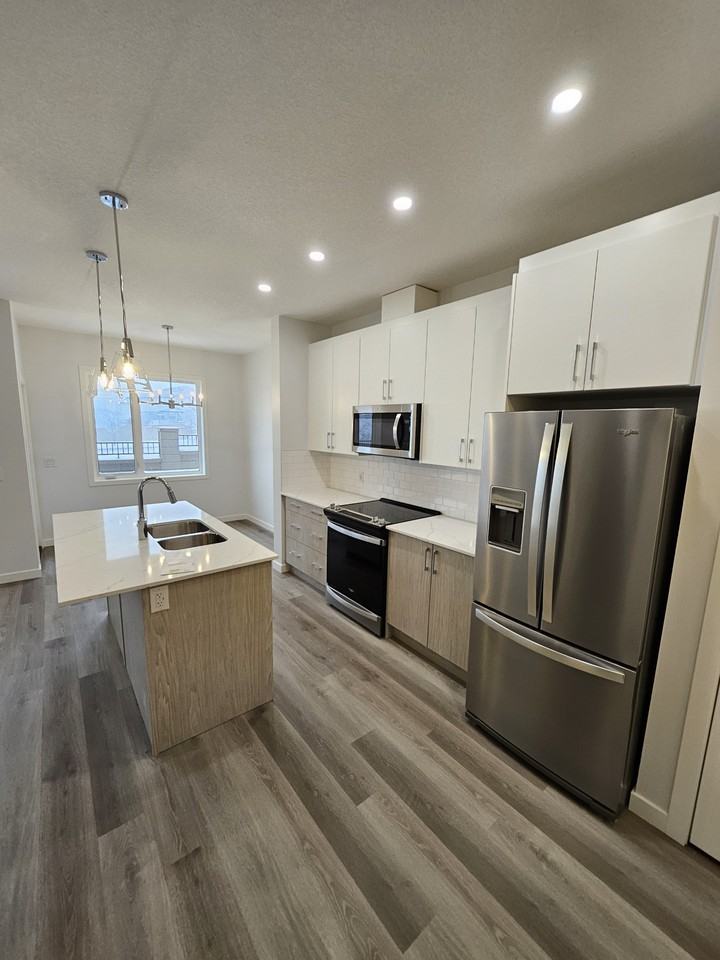 25 Evanscrest Mews Nw - Photo 2 of 50