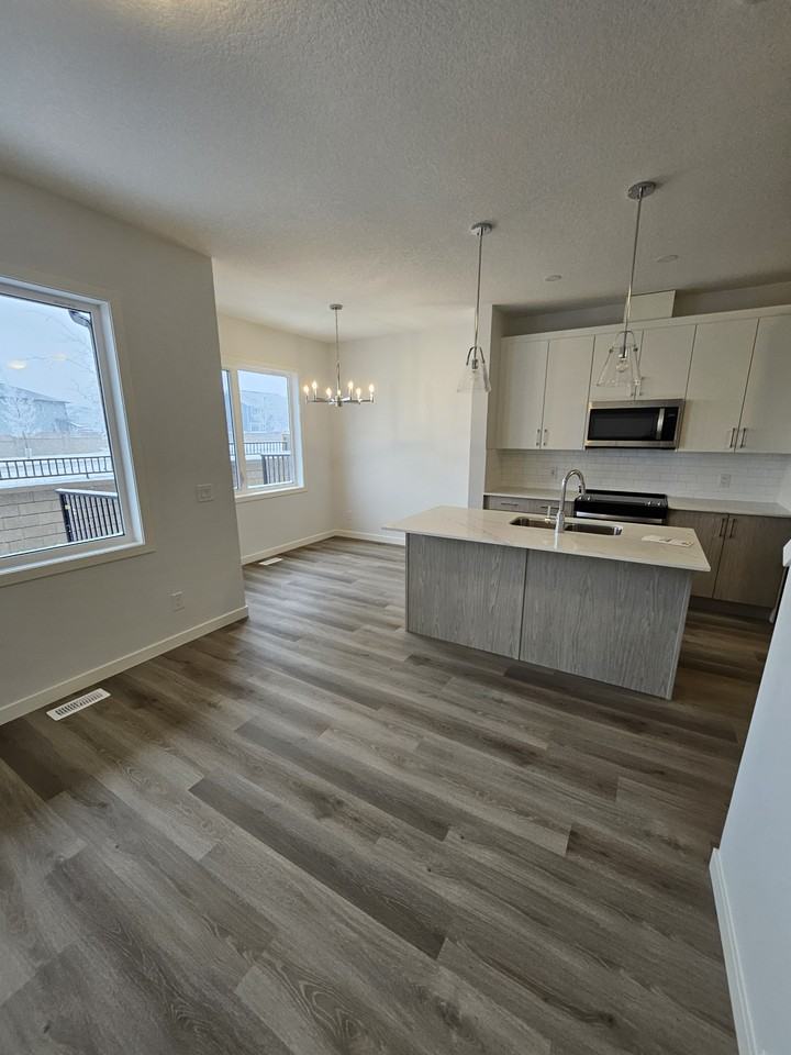 25 Evanscrest Mews Nw - Photo 7 of 50