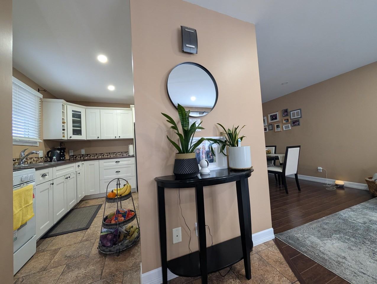 1065 Hickorywood Cres - Photo 3 of 50