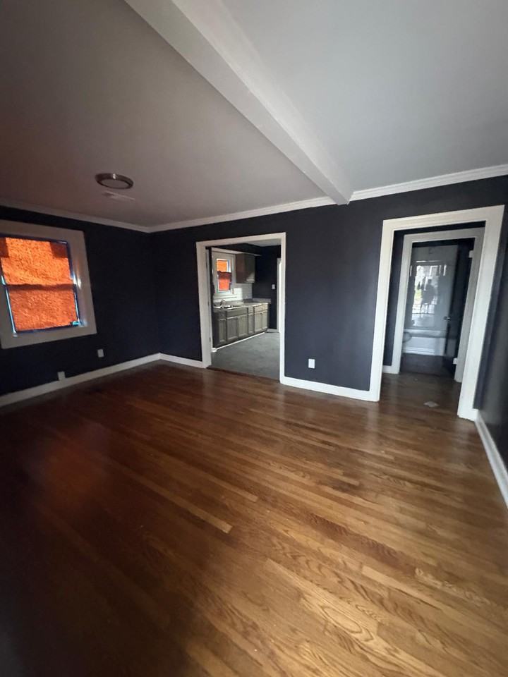 1009 Cella St #1 - Photo 2 of 8