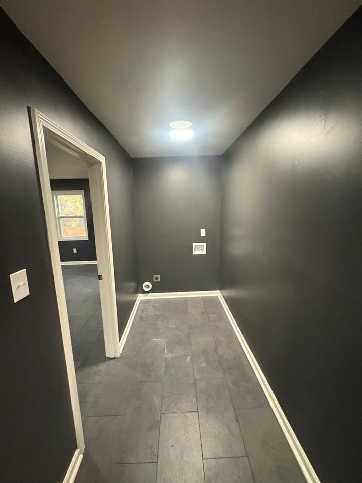 1009 Cella St #1 - Photo 6 of 8