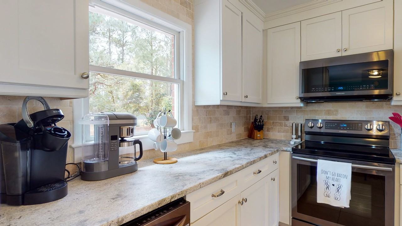 110 Pinecliff Dr #1 - Photo 5 of 35