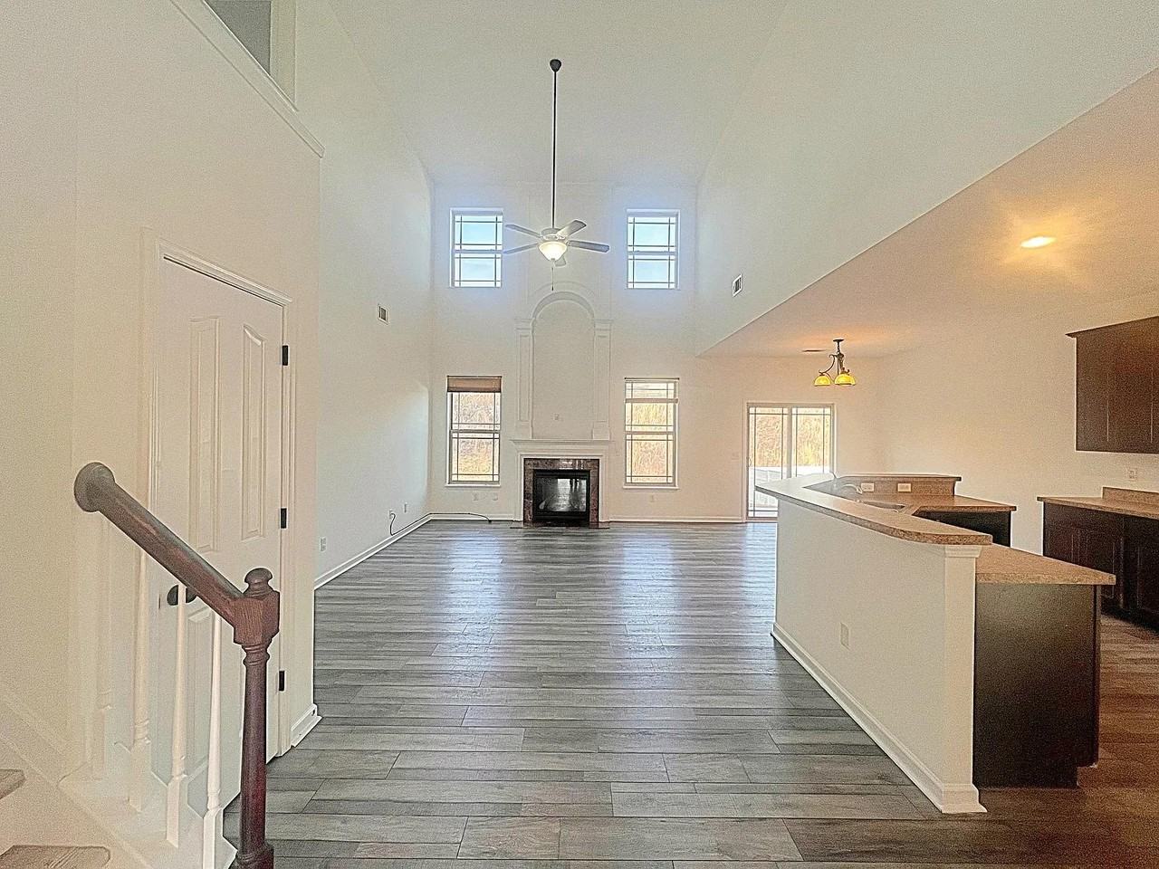 301 Riverdale Rd #1 - Photo 3 of 23