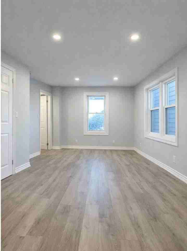 21 Colborne St Frnt - Photo 2 of 4