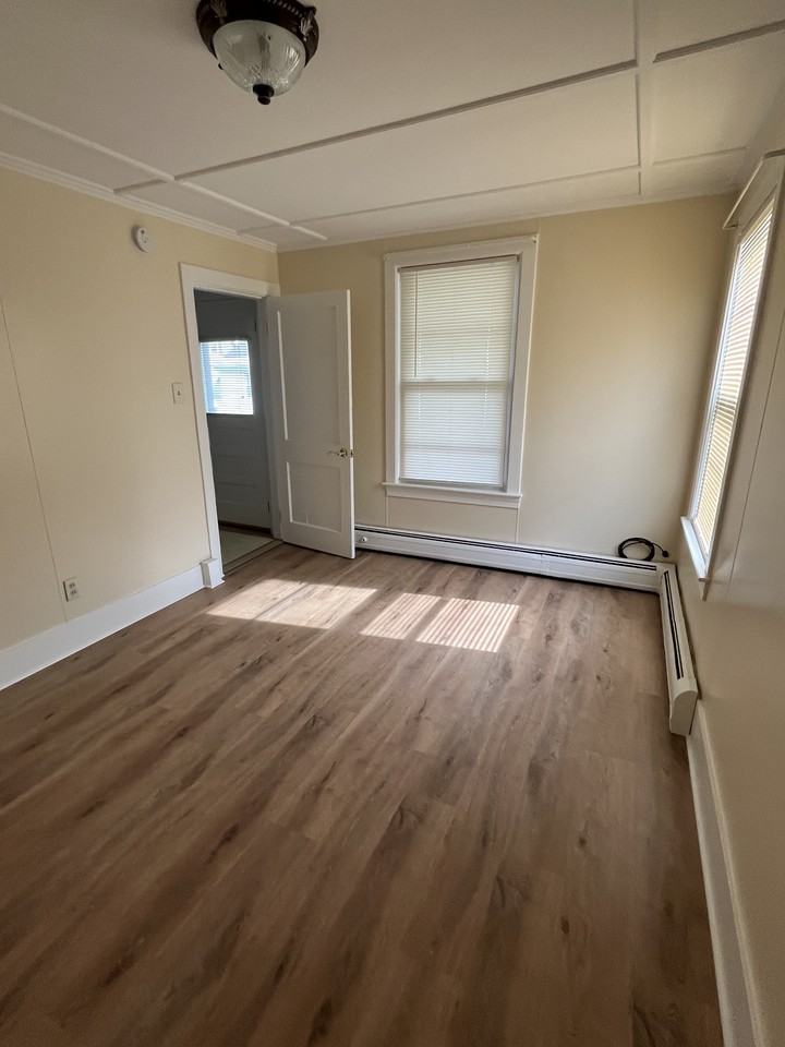 22 Ticonic St #2 - Photo 6 of 10