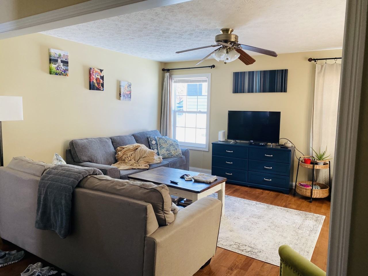 521 E 1st St #1 - Photo 3 of 19