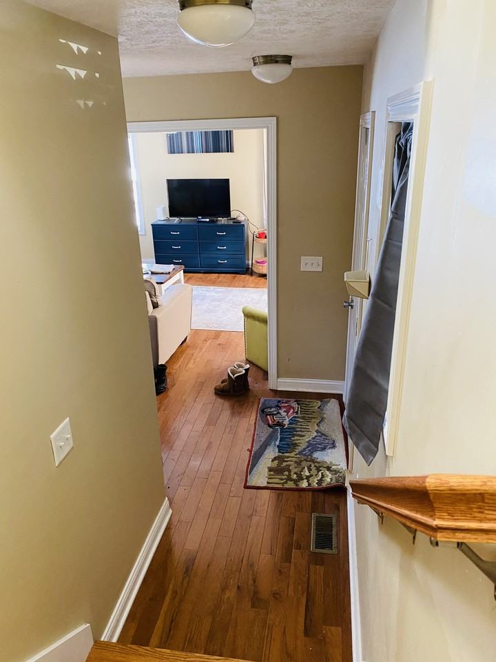 521 E 1st St #1 - Photo 6 of 19