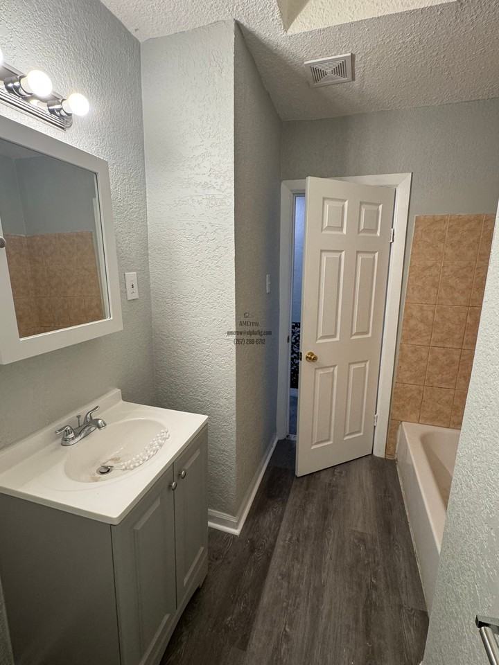 5563 Matthews St #1 - Photo 6 of 10