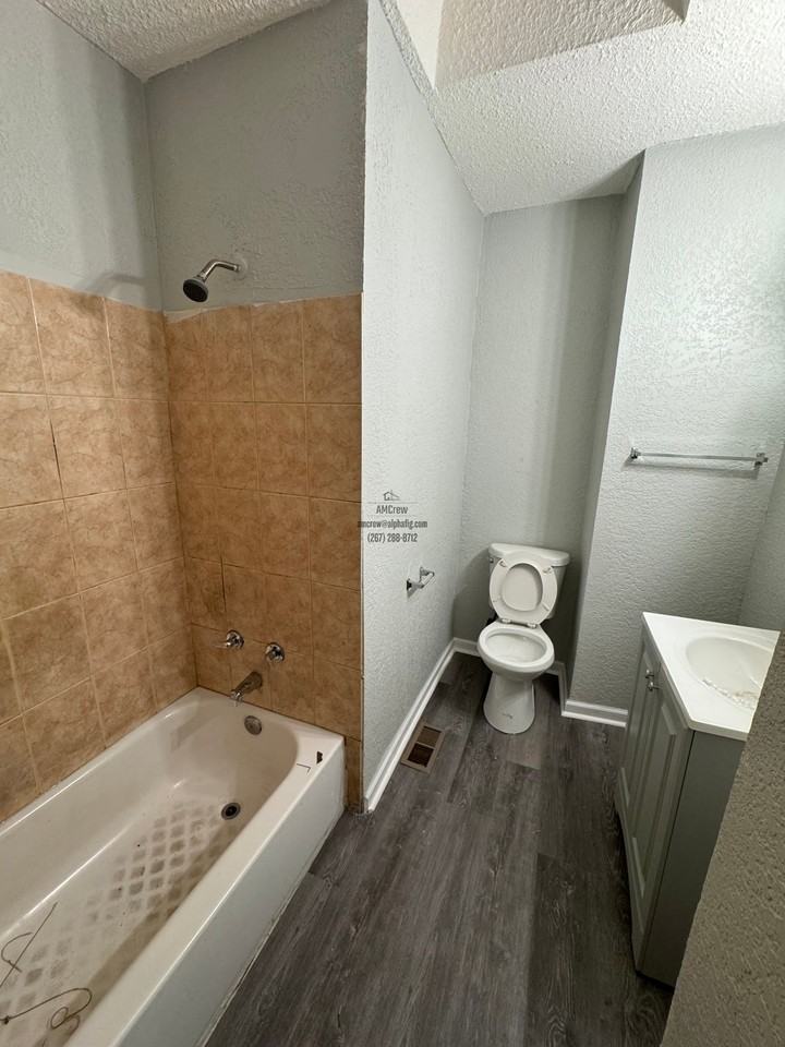 5563 Matthews St #1 - Photo 7 of 10