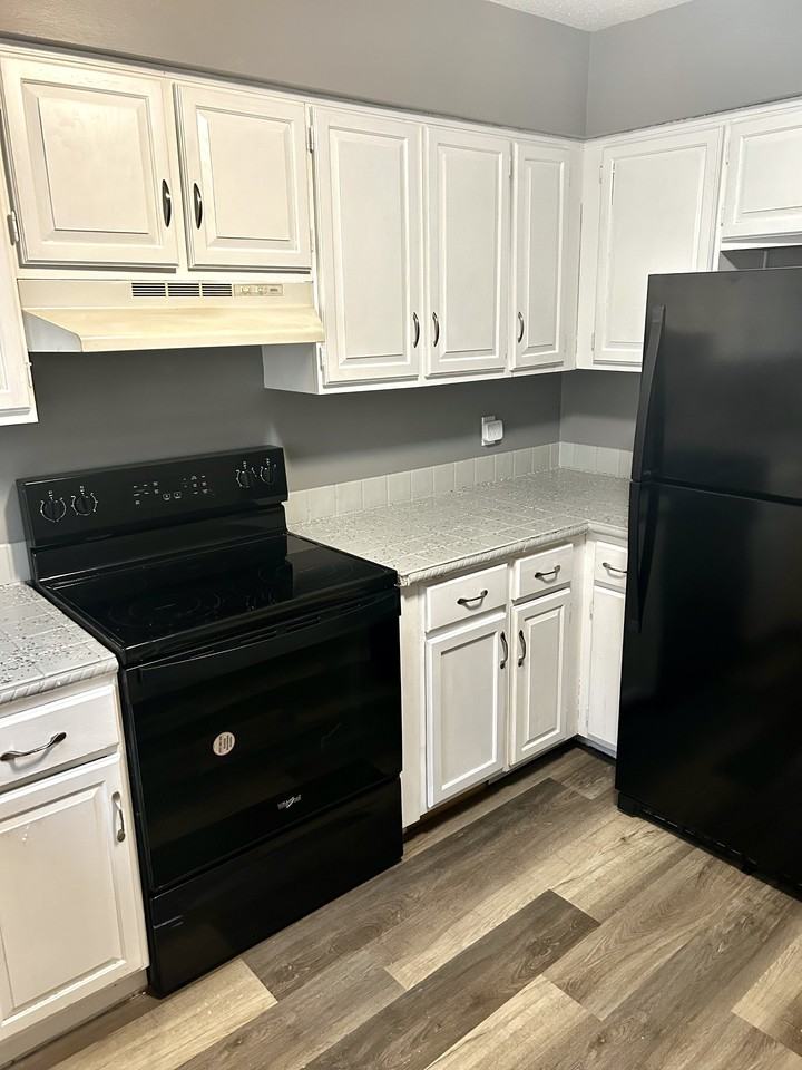 5560 Cresthaven Ln #A - Photo 3 of 13