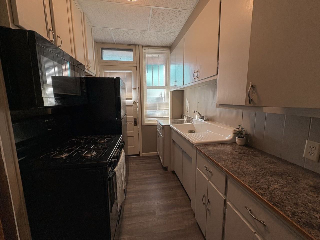 1729 K St - Photo 7 of 42