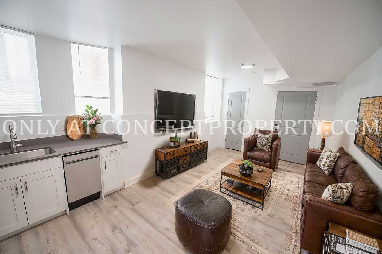 Beautifully Remodeled Apartment Home with Washer/Dryer in - Photo 2 of 50