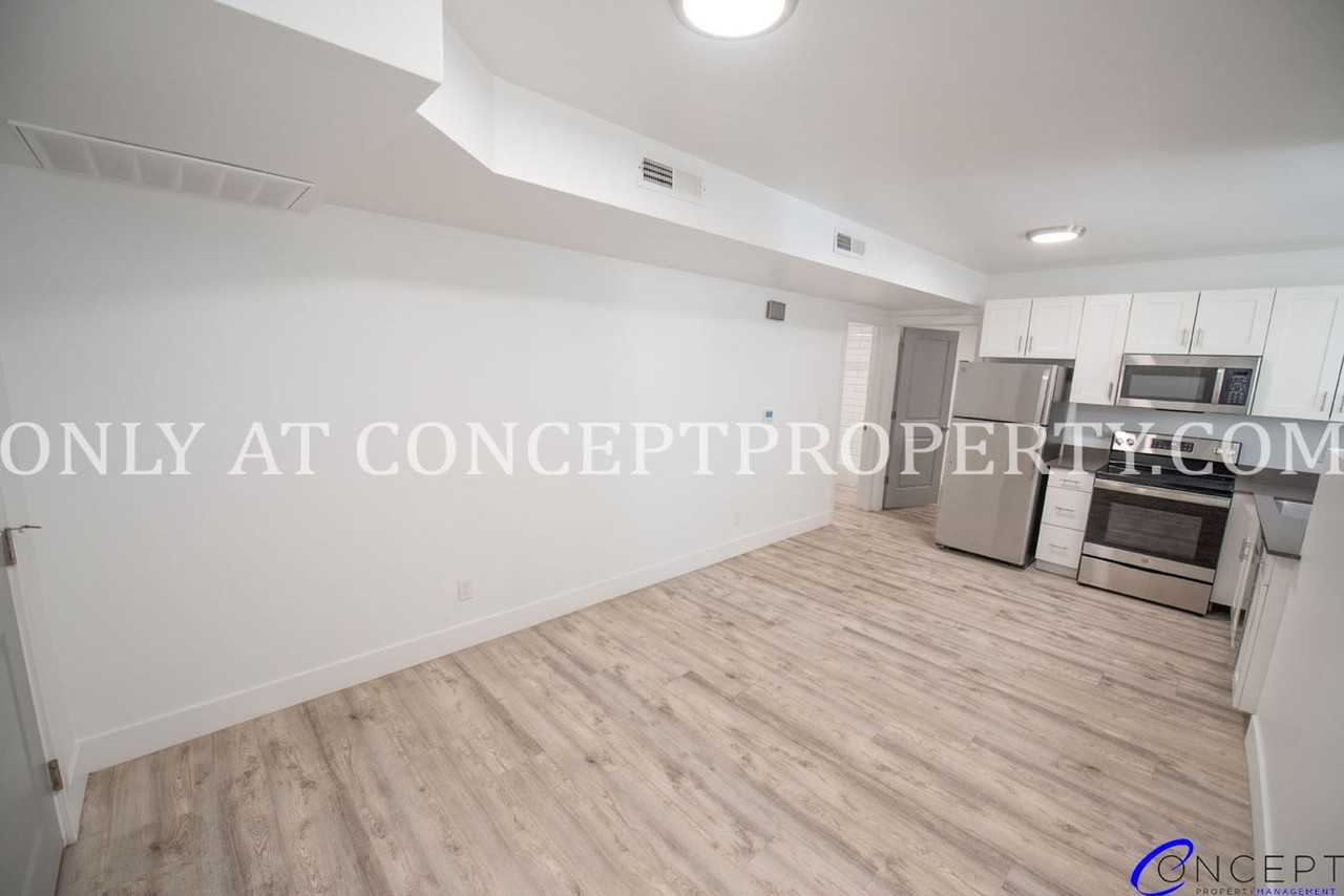 Beautifully Remodeled Apartment Home with Washer/Dryer in - Photo 6 of 50