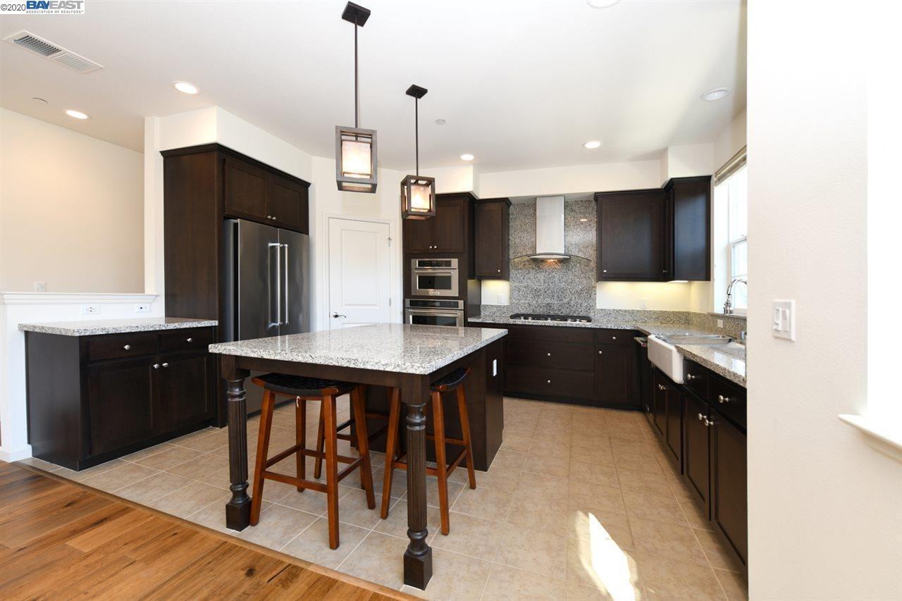 3808 Camino Loop - 1 #1 - Photo 3 of 42